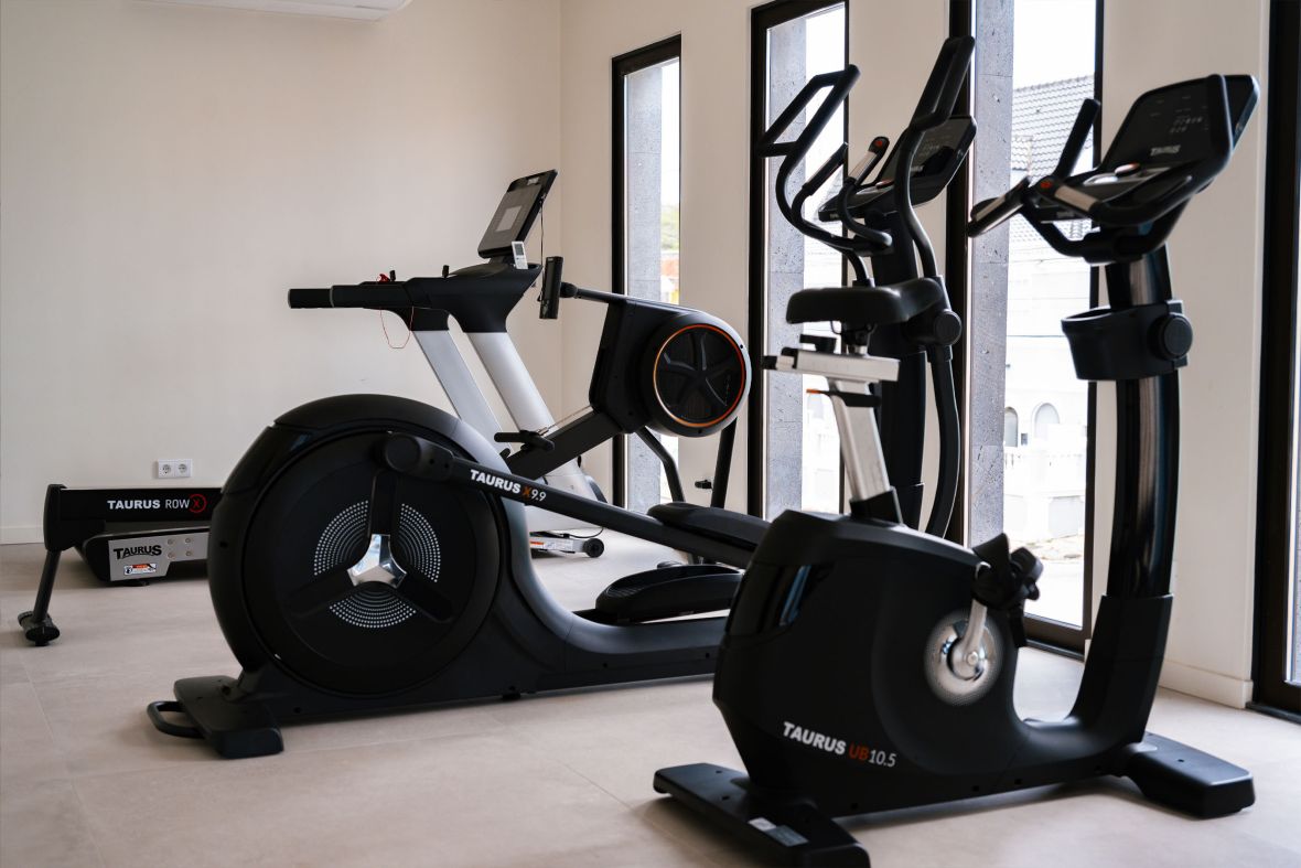 Fitness facilities, room with airconditioning
